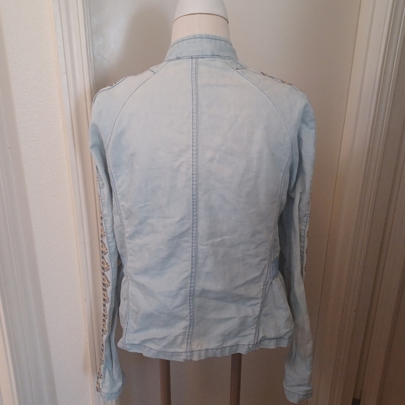 Free People Chambray embroidered zip front jacket wmns sz M - Picture 4 of 5